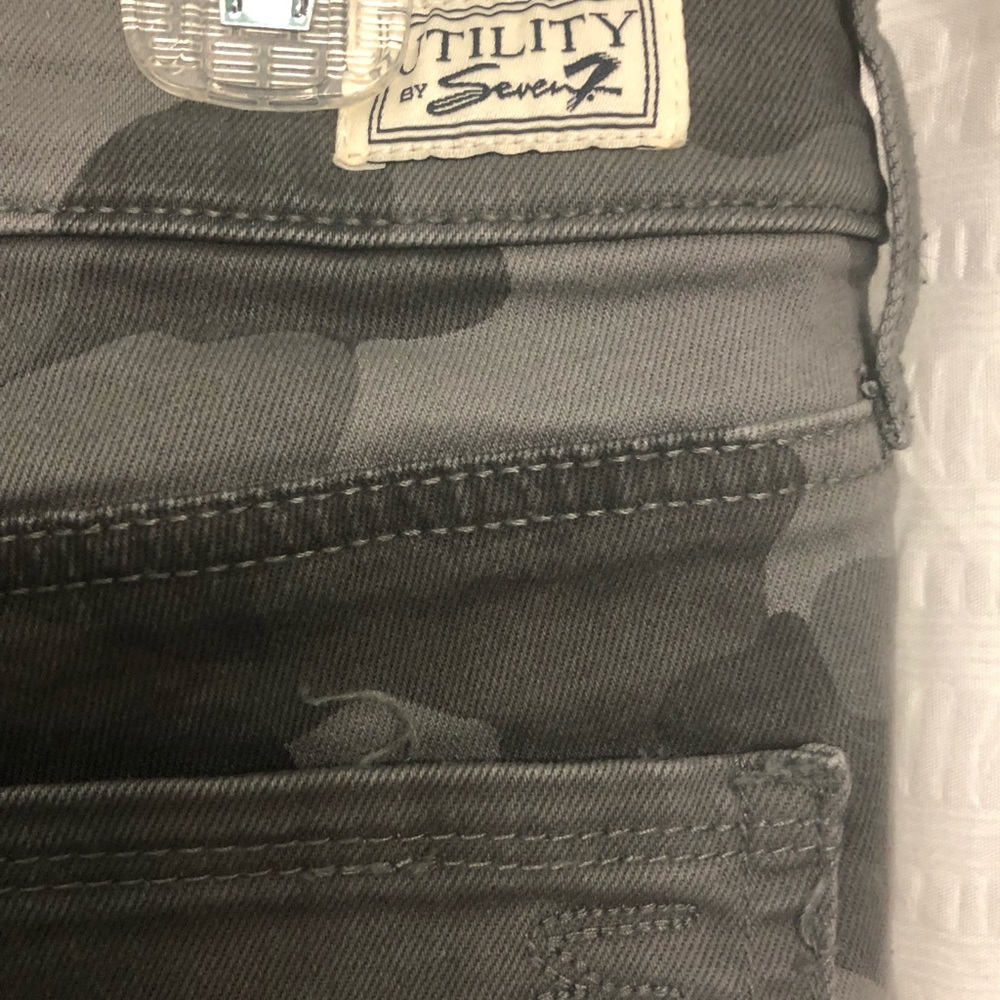 Seven 7 Gray Camo Pants - Picture 5 of 7
